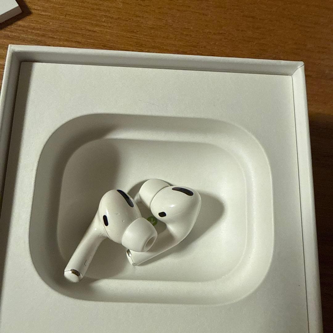 大値下げ‼️AirPods Pro 本体なし両耳イヤホンと付属品あり