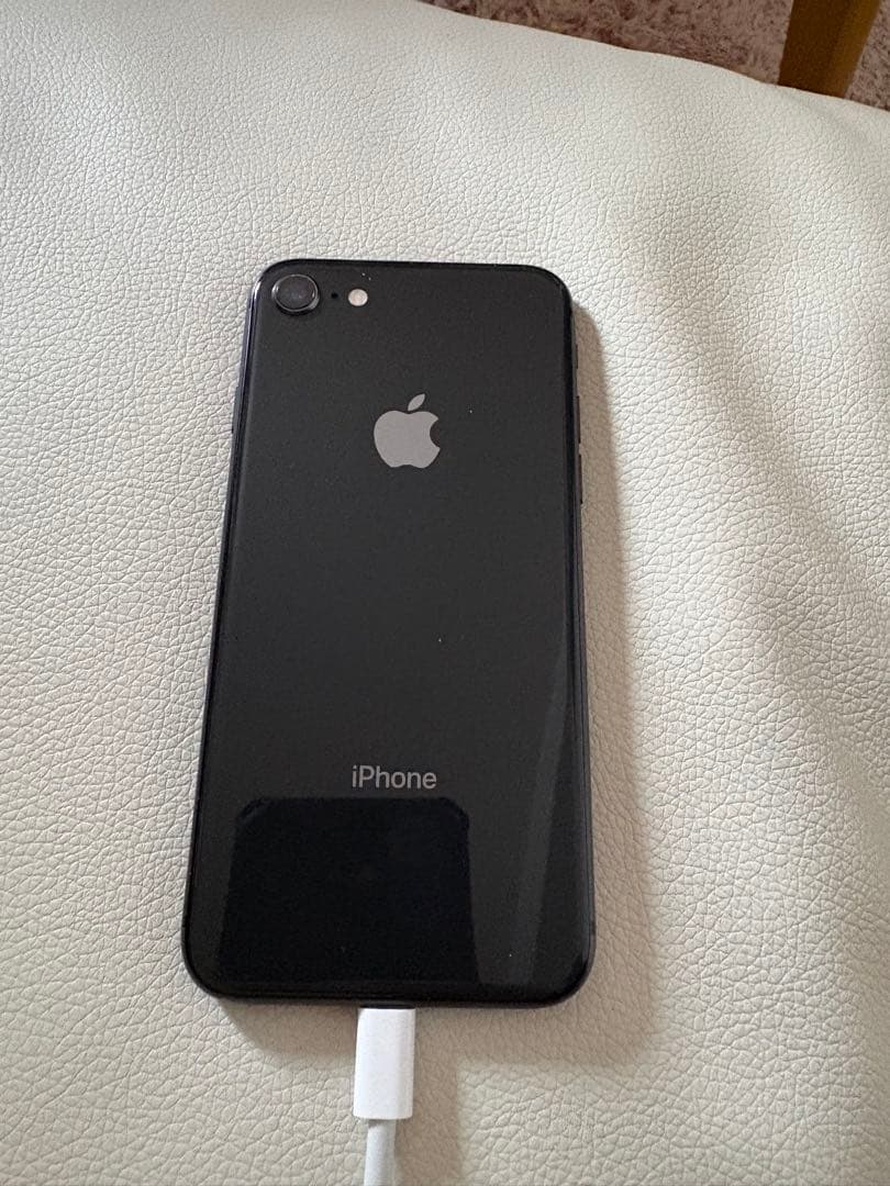 Apple iPhone8 64GBスペースグレイ　82% SIMロック解除済！