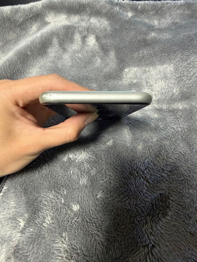 Apple iPhone 11 ホワイト （SIMロック解除済み）