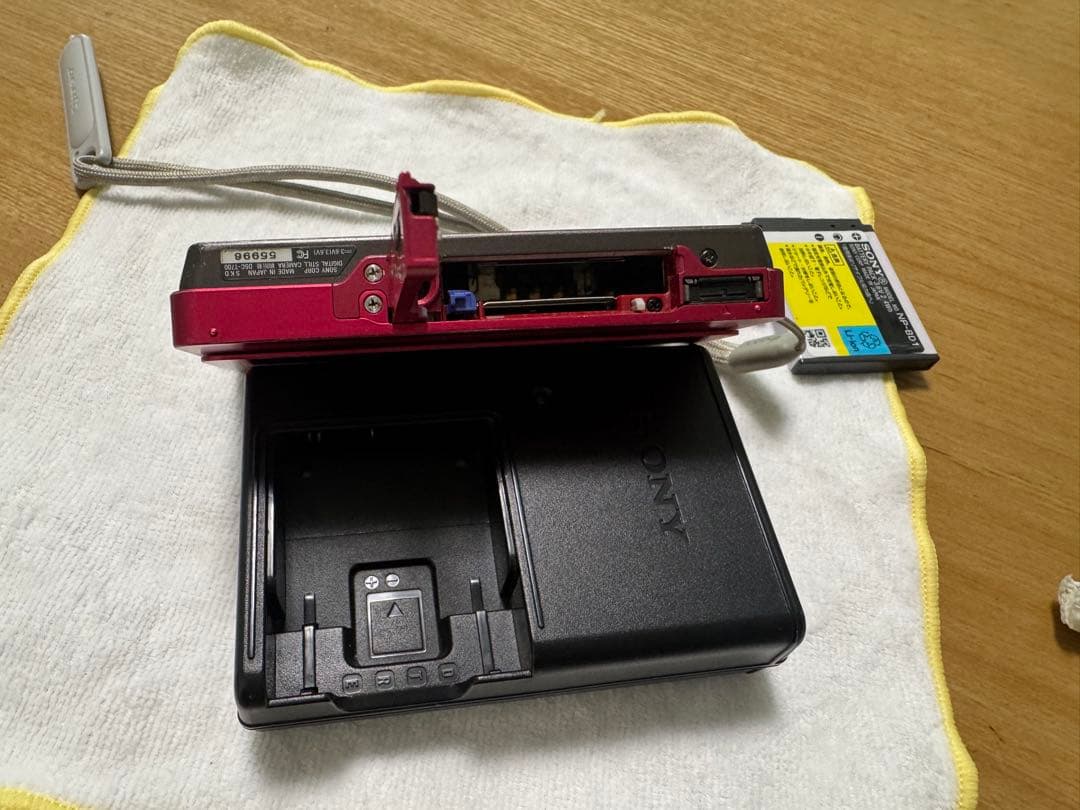 SONY Cyber-shot DSC-T700コンパクトデジタルカメラ　ピンク