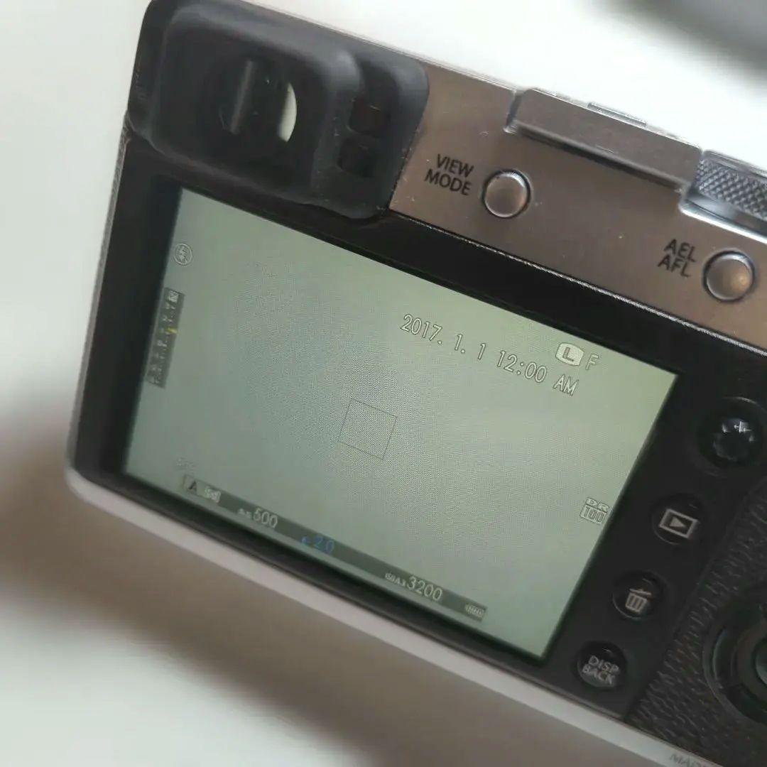 美品✨️　Fujifilm X100F　富士フィルム コンデジ　バッテリー2個