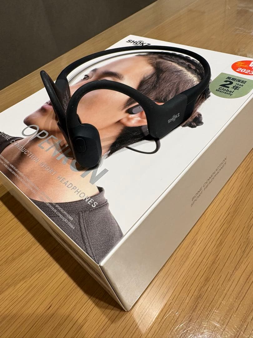 【美品】SHOKZ　ブルートゥースイヤホン 耳かけ型 骨伝導 OpenRun