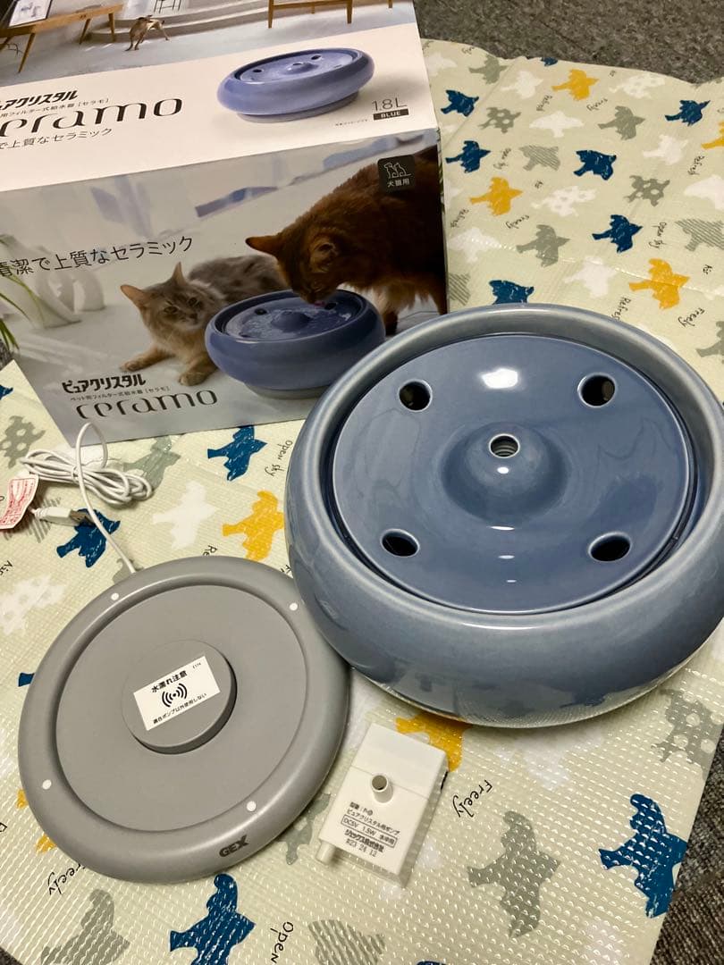 GEXピュアクリスタル　セラモ　1.8L 犬猫兼用　自動給水器　ブルー