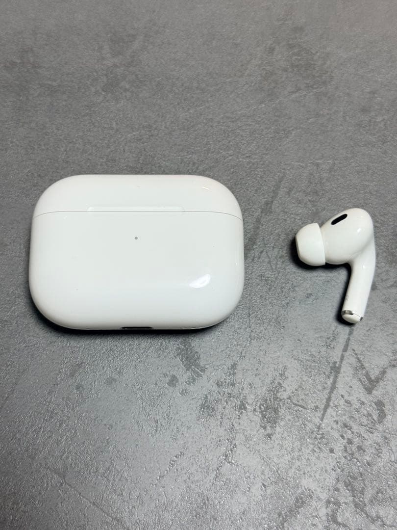 Apple AirPods Pro 2 本体右耳　充電ケース
