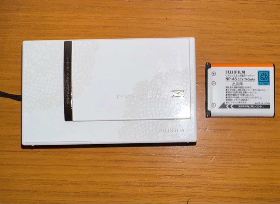 動作品 FUJIFILM FinePix Z250fd 極薄コンデジ