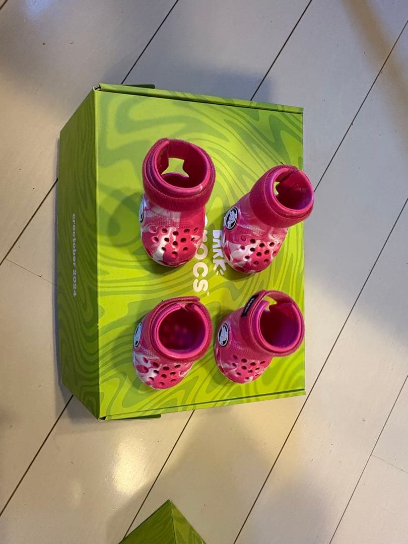 ドッグシューズcrocs最終値下げ