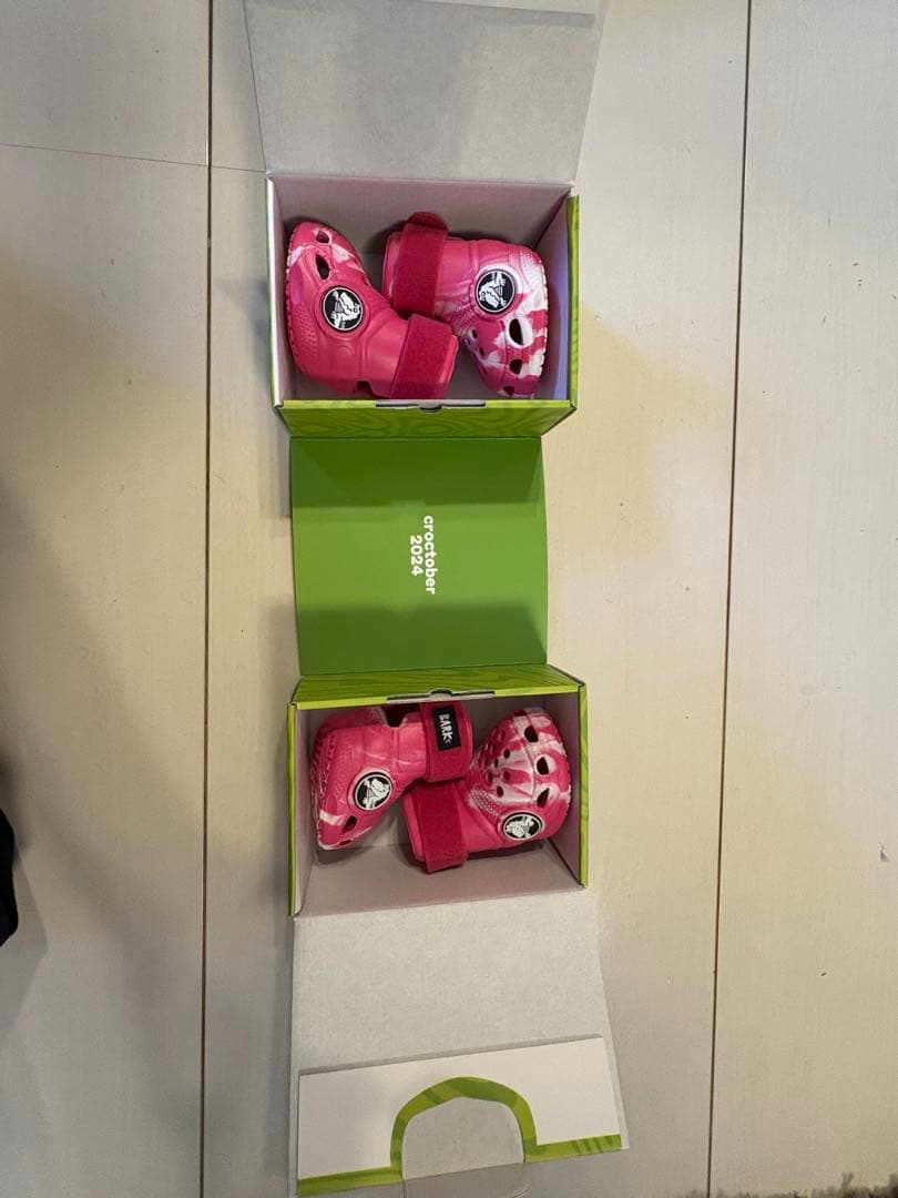 ドッグシューズcrocs最終値下げ