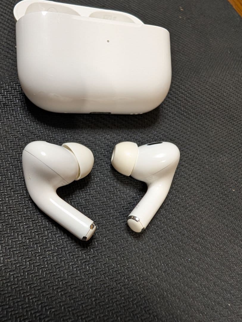 AirPods Pro2 lightning本体 ケース付き ジャンク扱い