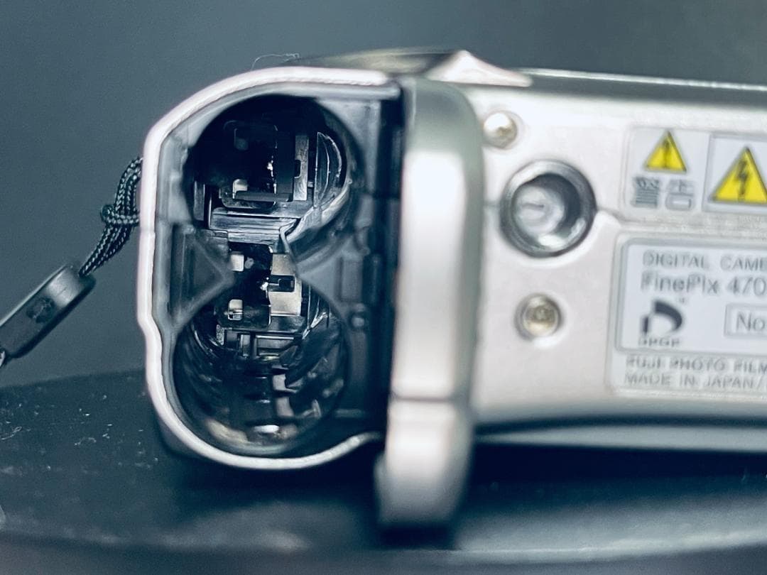 概ね美品　FUJIFILM FinePix 4700z デジタルカメラ