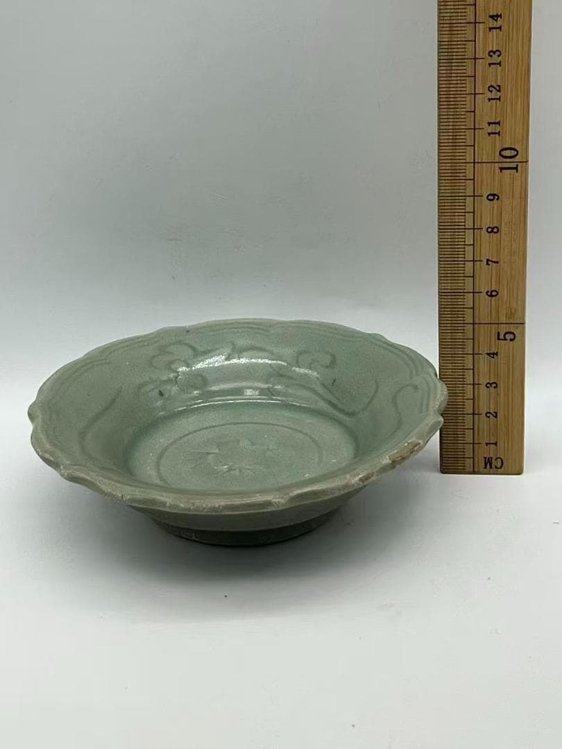 南宋から元時代　青磁 龍泉窯青釉刻花菱口盤 龍泉窯青釉花口洗(F-129)