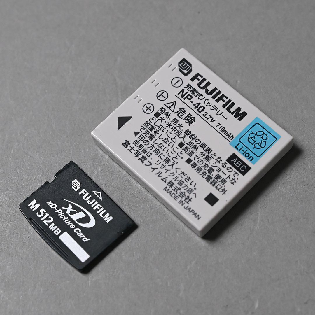 FUJIFILM FinePix Z1シルバー【実動品】xDカード512MB付き