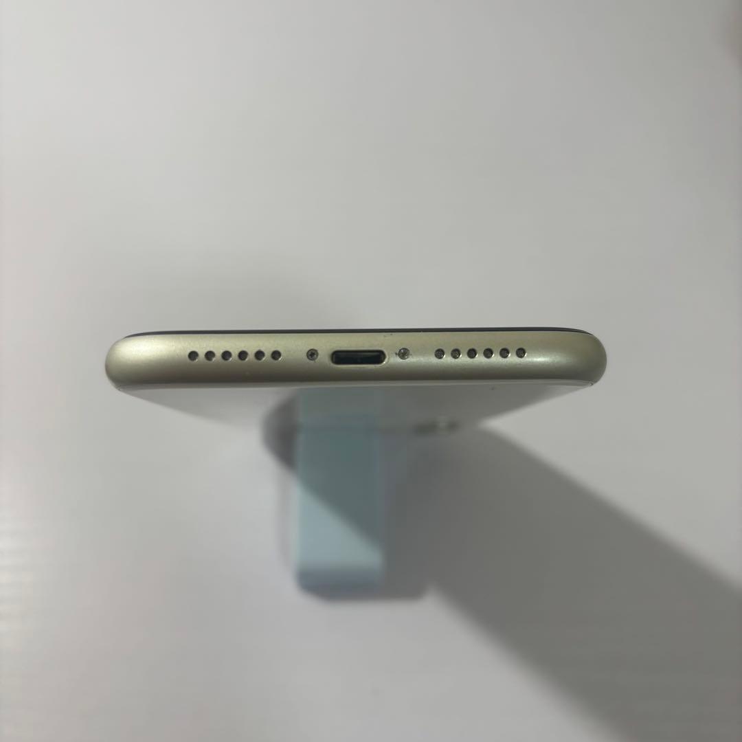 【美品】iPhone11 64GB ホワイト 本体 SIMフリー