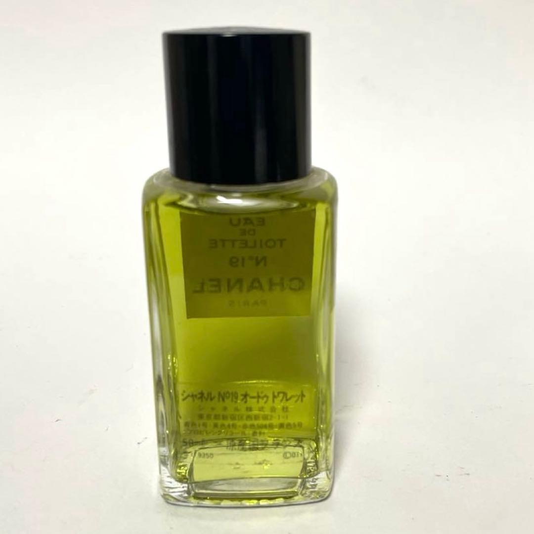 CHANEL　シャネル　N°19　19番 シャネル19 オードトワレ