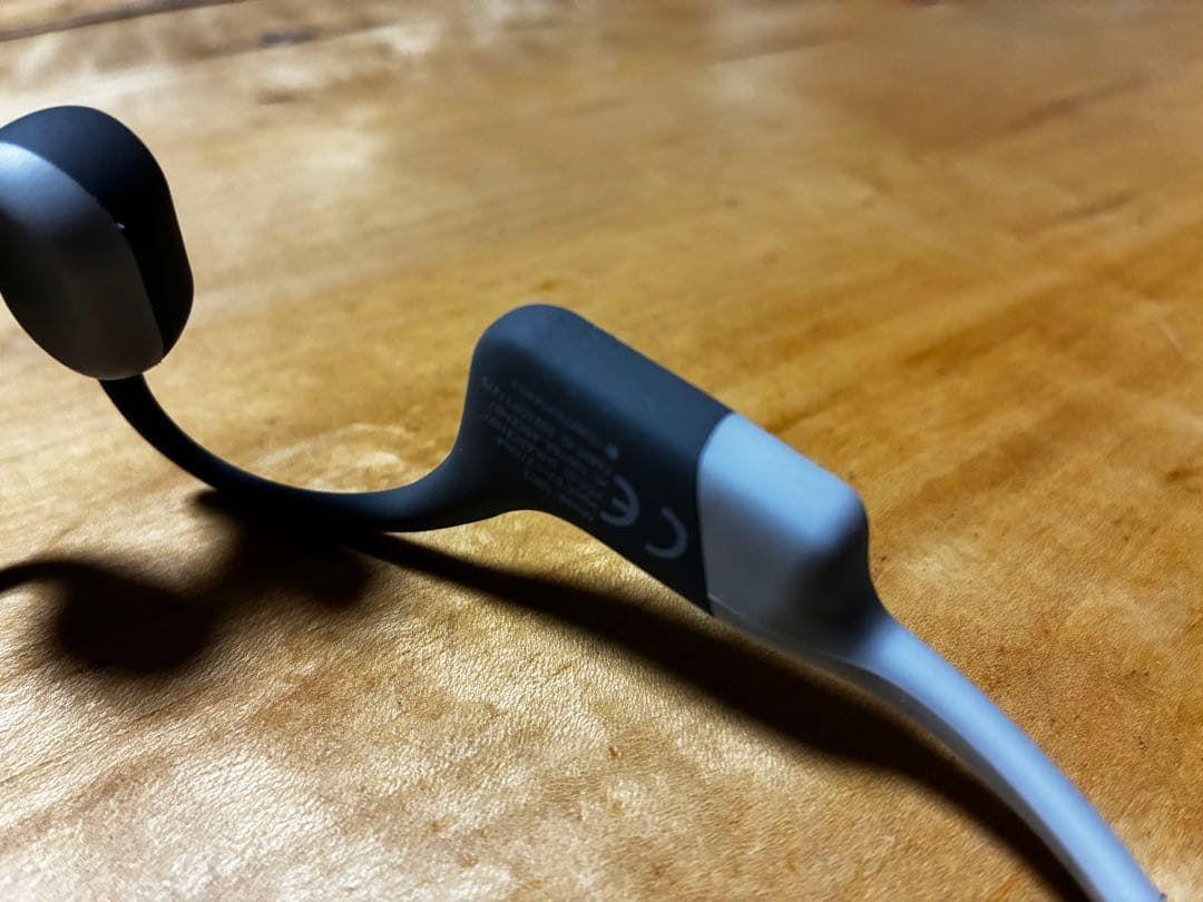 【美品】SHOKZ OPENRUN 骨伝導イヤホン