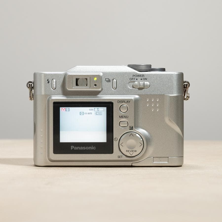 【単3電池で動く】Panasonic LUMIX DMC-LC20　シルバー