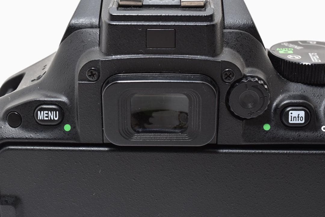 ✨Nikon D5500✨一眼レフ Wi-Fi搭載　ショット数少　動作品✨