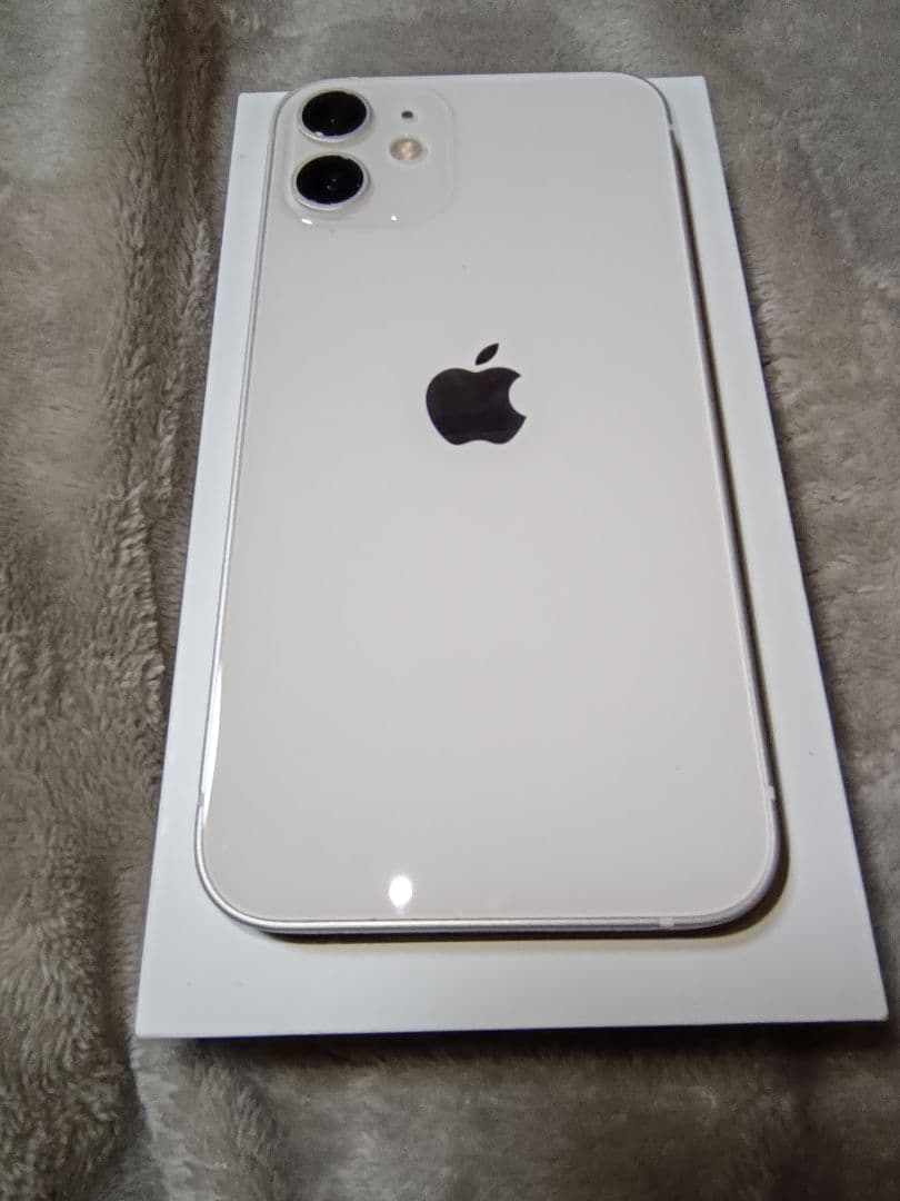 美品　Apple iPhone 12 mini ホワイト