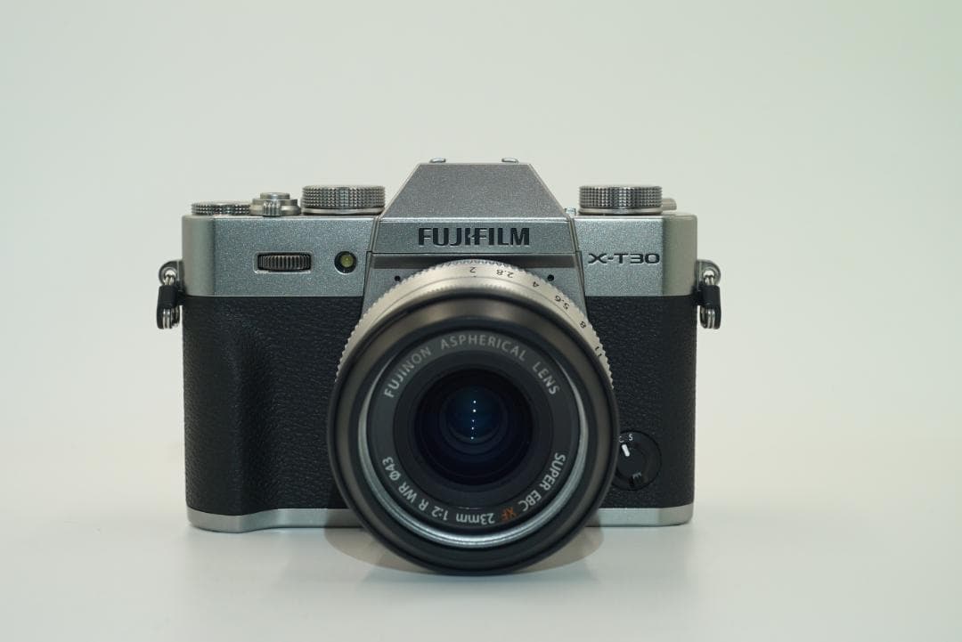ほぼ新品　FUJIFILM X-T30　XF 23mm f 2 R WR