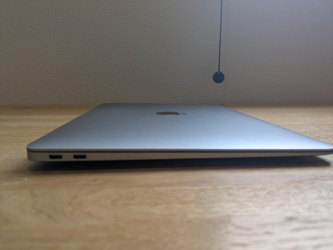 シルバー MacBook 本体 バッテリー85%