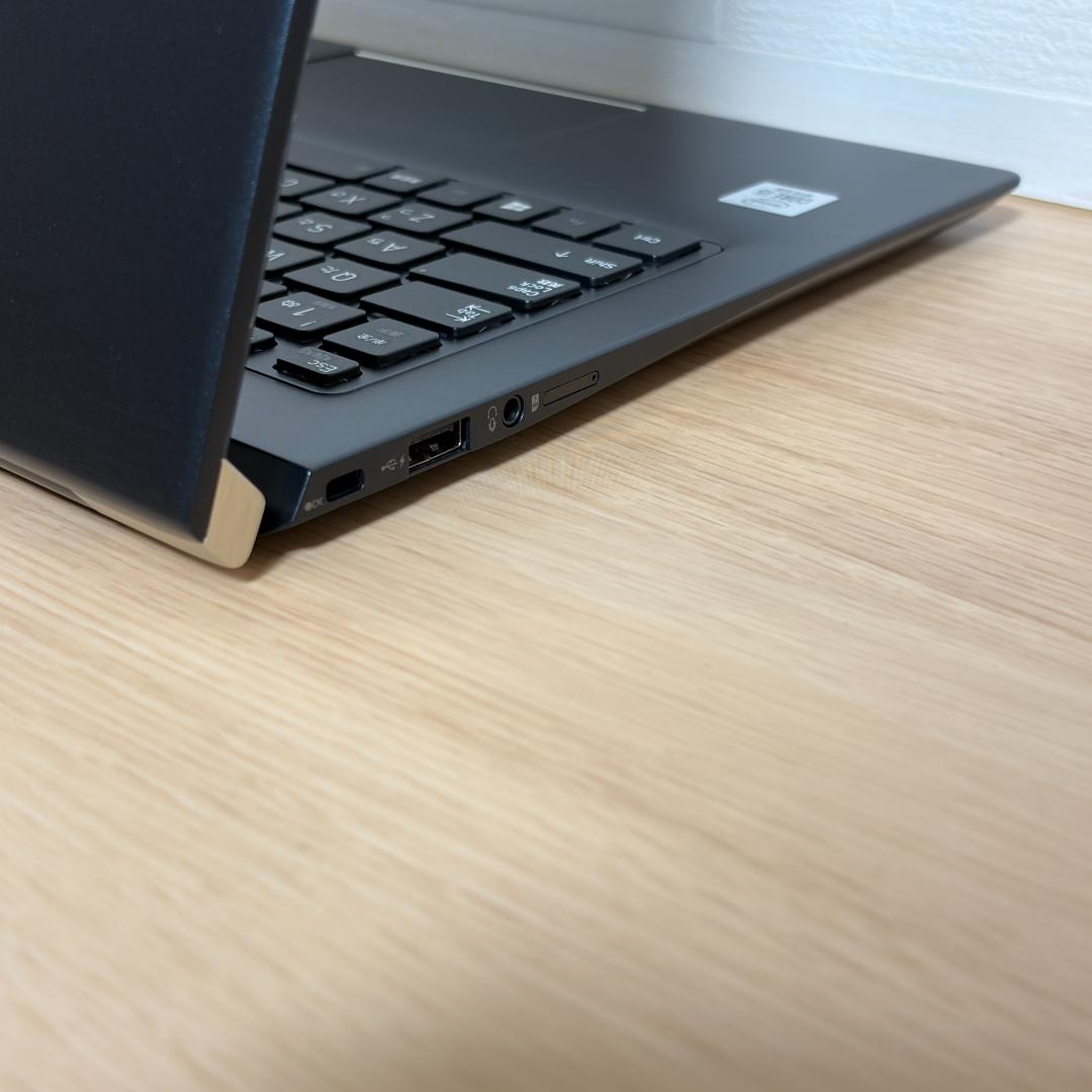 Dynabook　10世代i5　高年式　極美品　AI搭載　SSD　オフィス　38