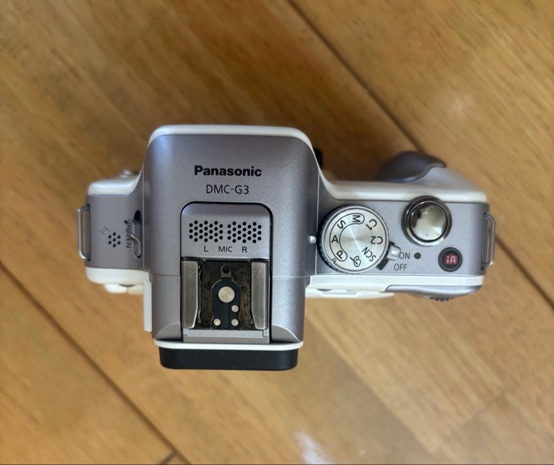 【美品】ミラーレス一眼カメラ LUMIX DMC-G3W ダブルズームレンズ