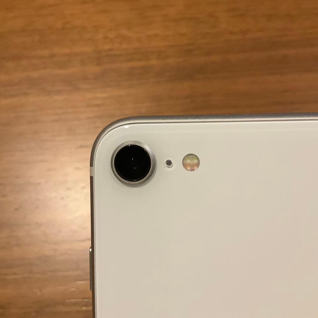 iPhoneSE (第3世代) スターライト 64GB