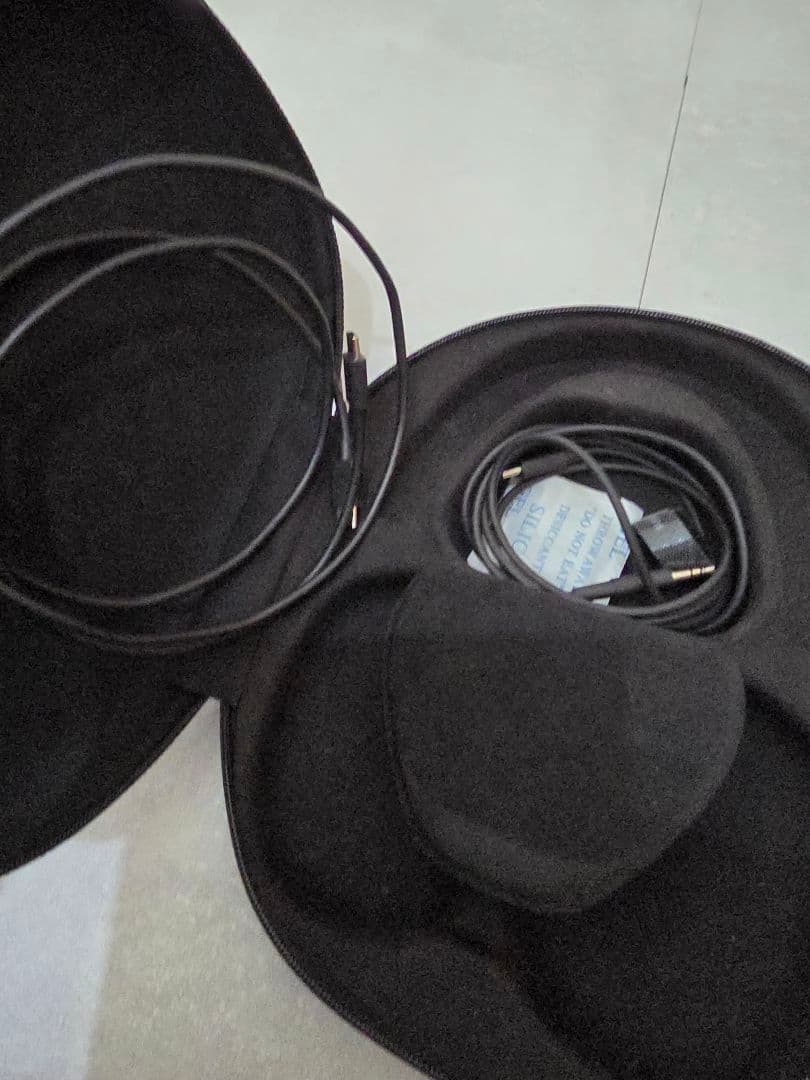 Bowers & Wilkins Px8 ワイヤレスヘッドホン ブラック