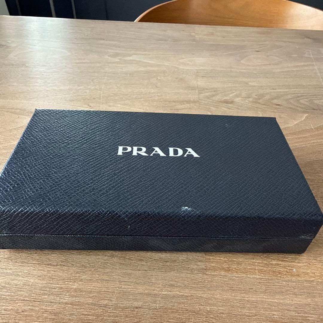Prada スマホケース　iPhone14pro