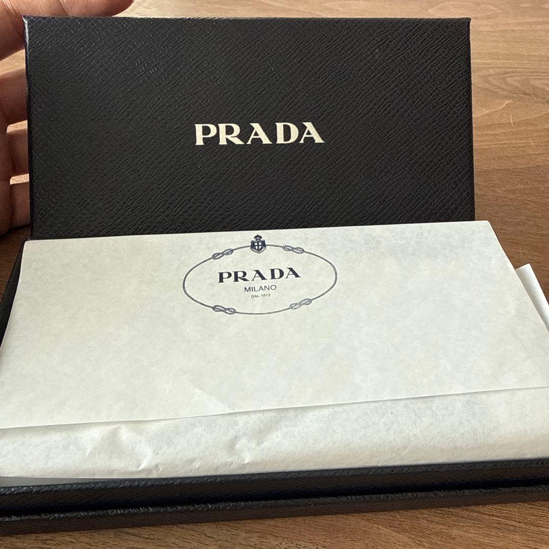 Prada スマホケース　iPhone14pro