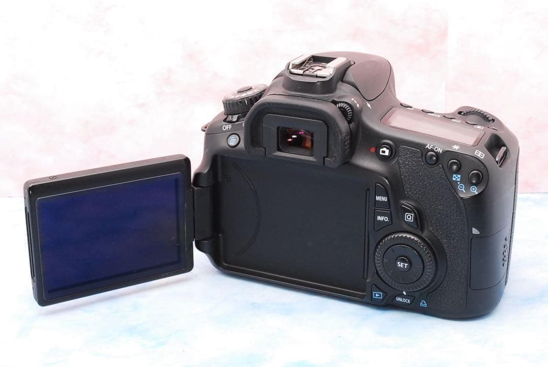 キャノン EOS 60D▪️一眼レフカメラ▪️バッグ付▪️超望遠レンズ付