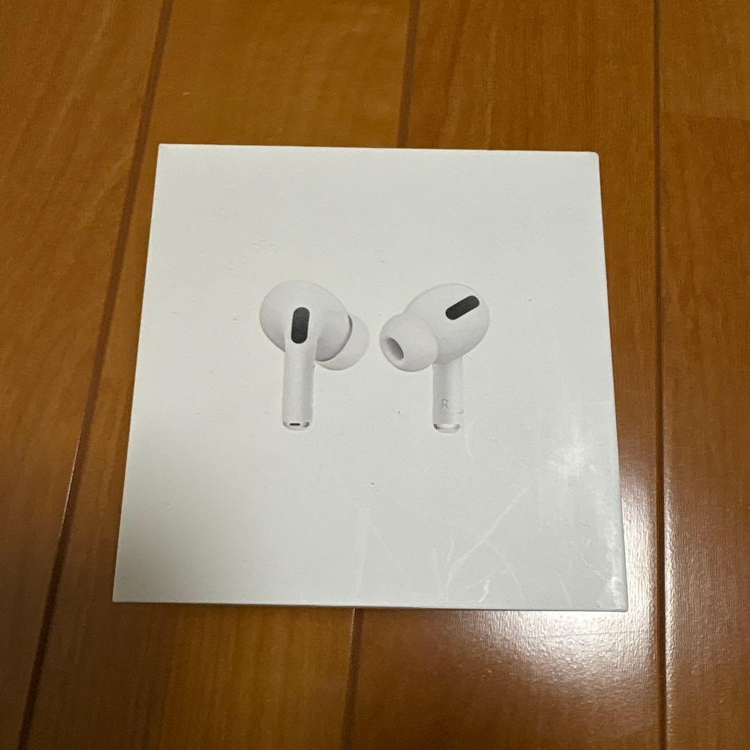m*n様 AirPods pro 第1世代（充電:ライトニング）