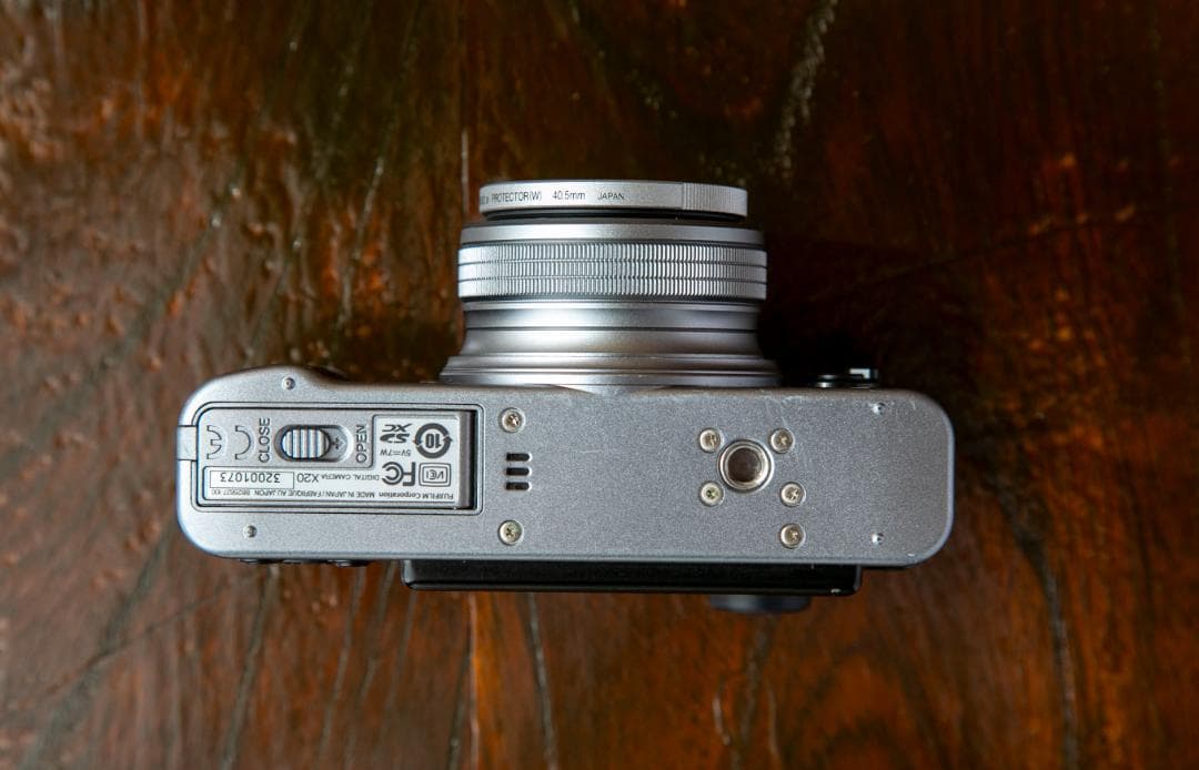 FUJIFILM フジフィルム X20 コンパクトデジタルカメラ〈動作未確認〉