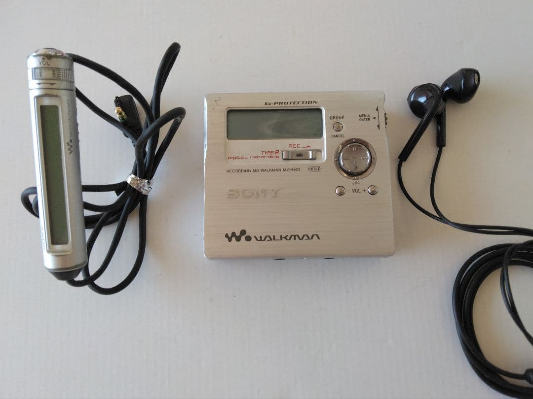 ◆◇ソニー SONY MDウォークマンMZ-R909 動作品◆◇