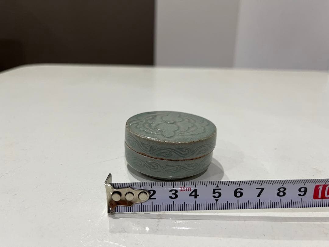 青磁香合　廣州窯