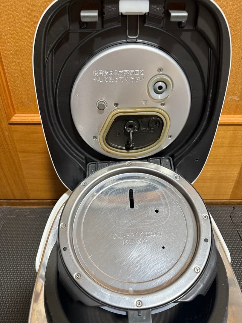 TOSHIBA RC-10VXR 東芝真空圧力IHジャー炊飯器