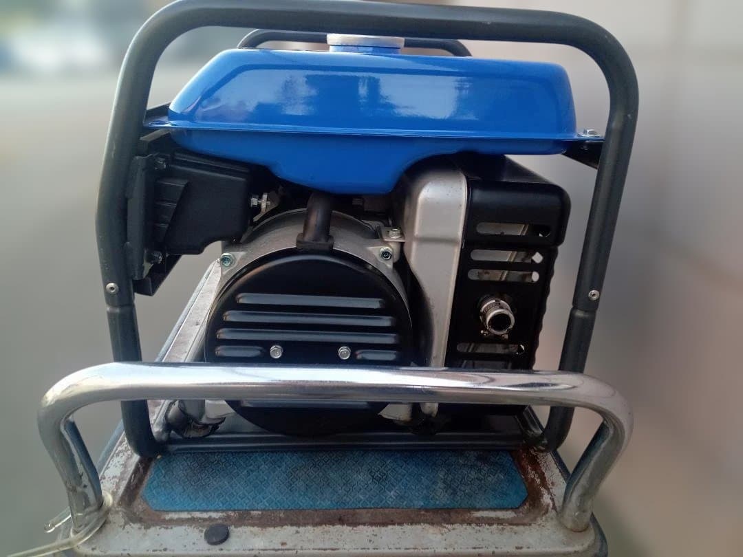 美品　YAMAHA　ヤマハ　エンジン発電機　EF23H