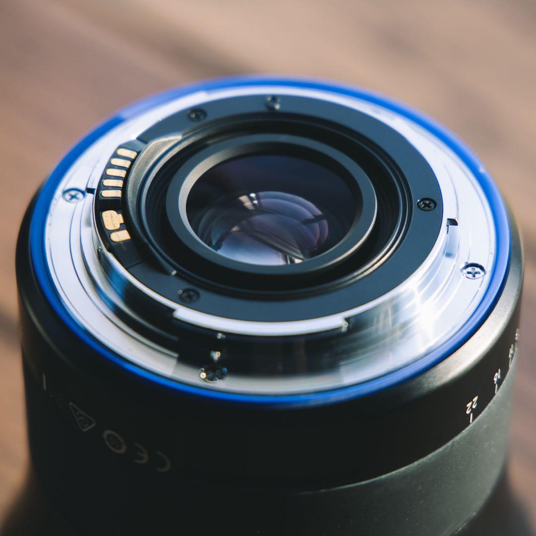 Zeiss Milvus F2.8 18mm単焦点レンズCanon EFマウント