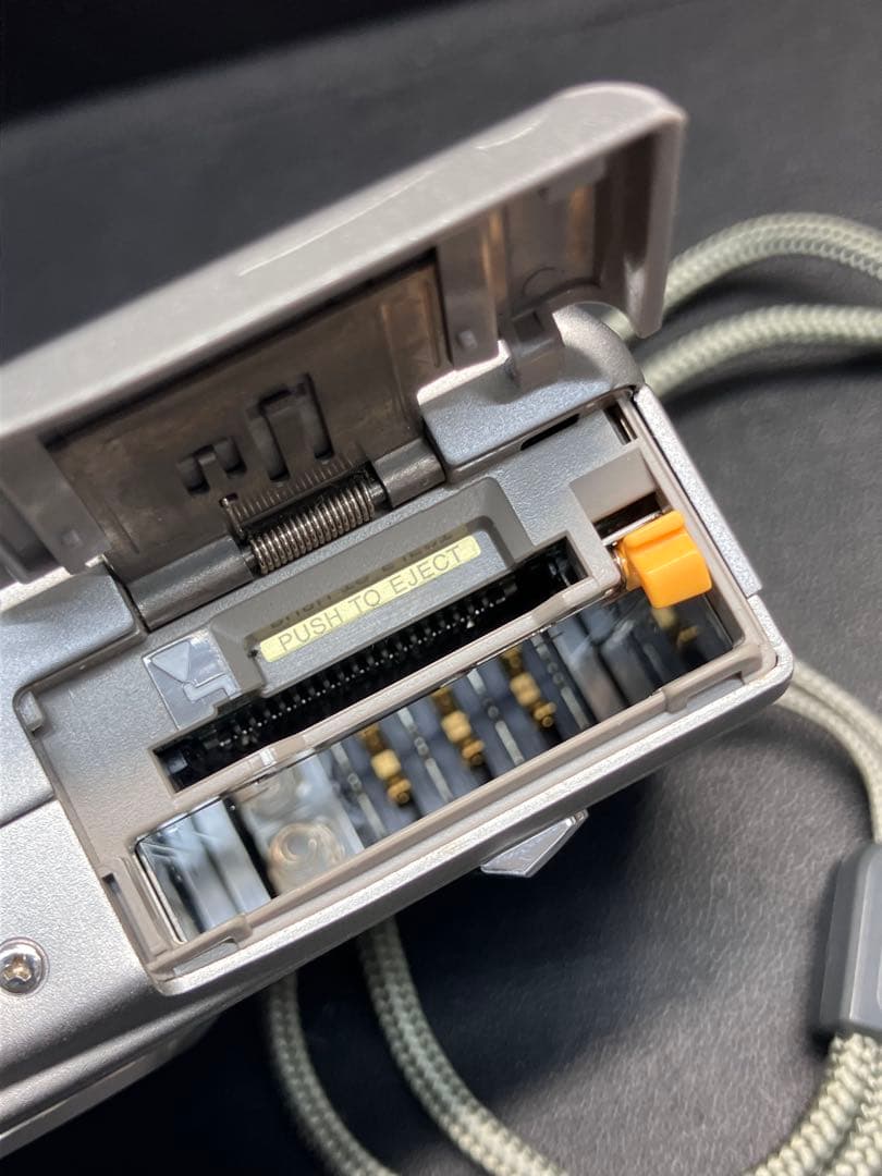 【動作確認済】FUJIFILM FinePix F700 デジカメ　アダプター付