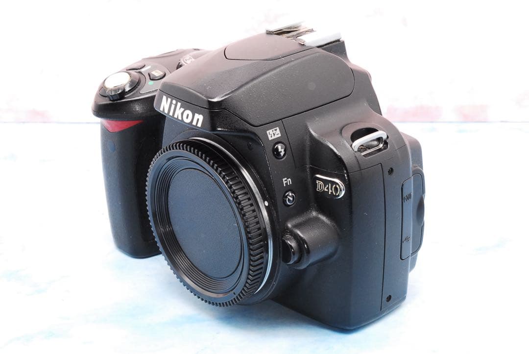 Nikon D40★初心者セット★カメラバッグ付★軽量＆小型★一眼レフカメラ