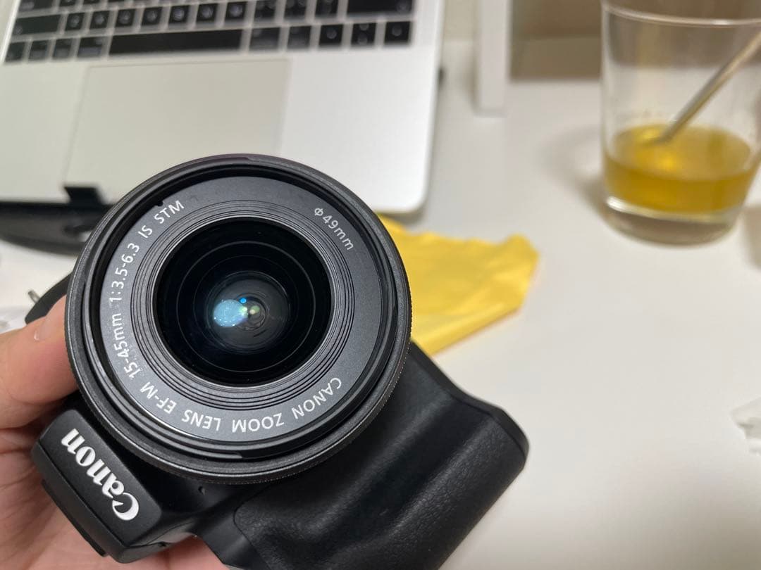 【シャッター数100回・日本製】Canon EOS M50 (Kiss M)