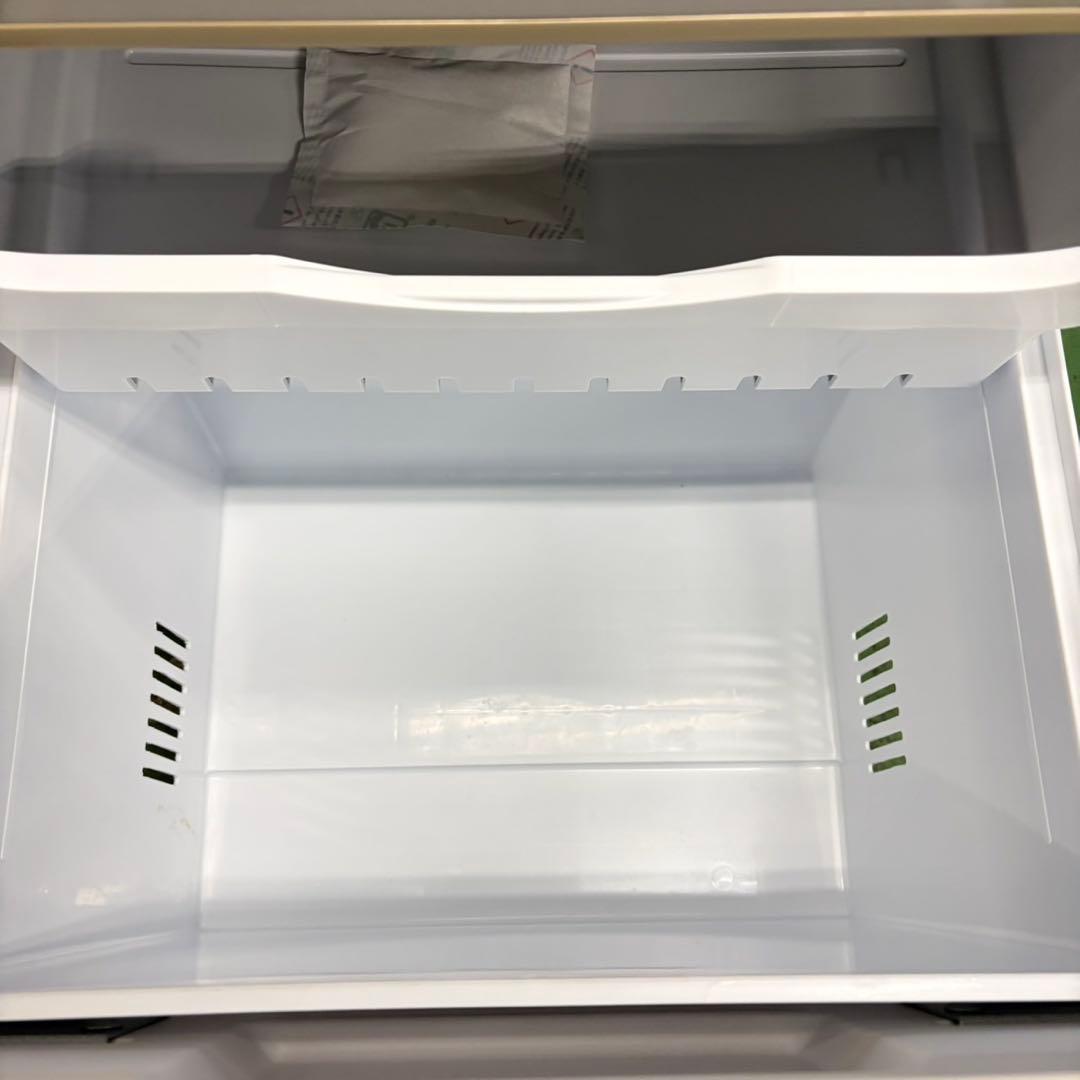 820 日立　中型冷蔵庫　200L〜300L 小型　一人暮らし　右開き　3ドア