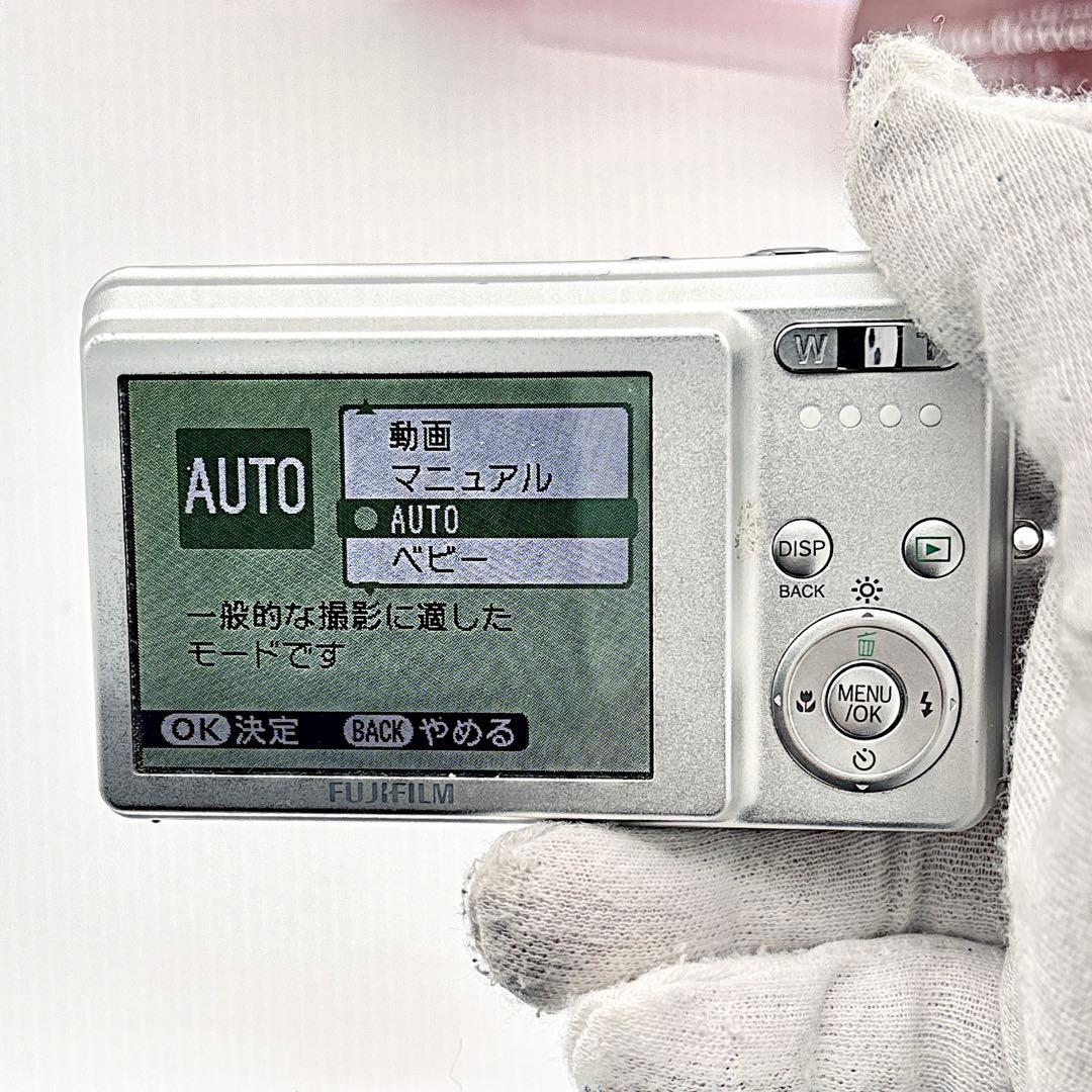 ✨美品✨ 富士フイルム FinePix J10 8.2MP 充電器付 コンデジ