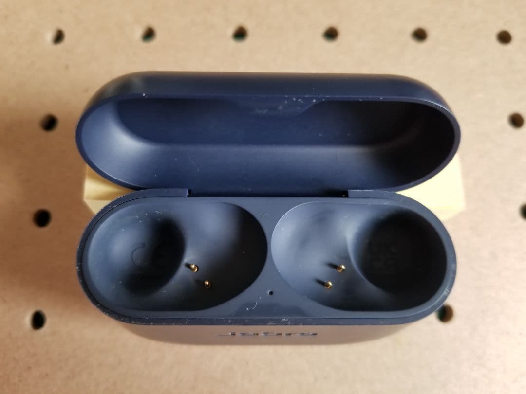 【充電ケースのみおおむね美品】Jabra Elite 8 Active ネイビー