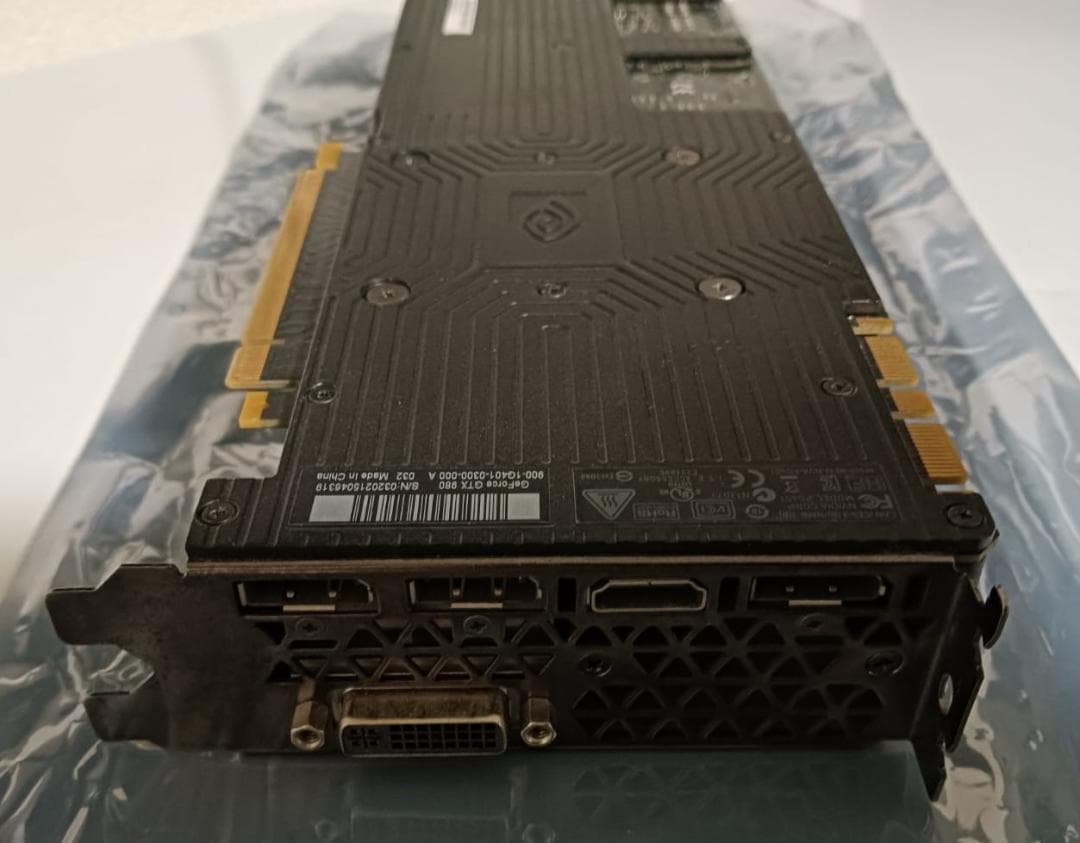 グラフィックボード・グラボ・ビデオカード NVIDIA GTX 980 Founders Edition/256bit