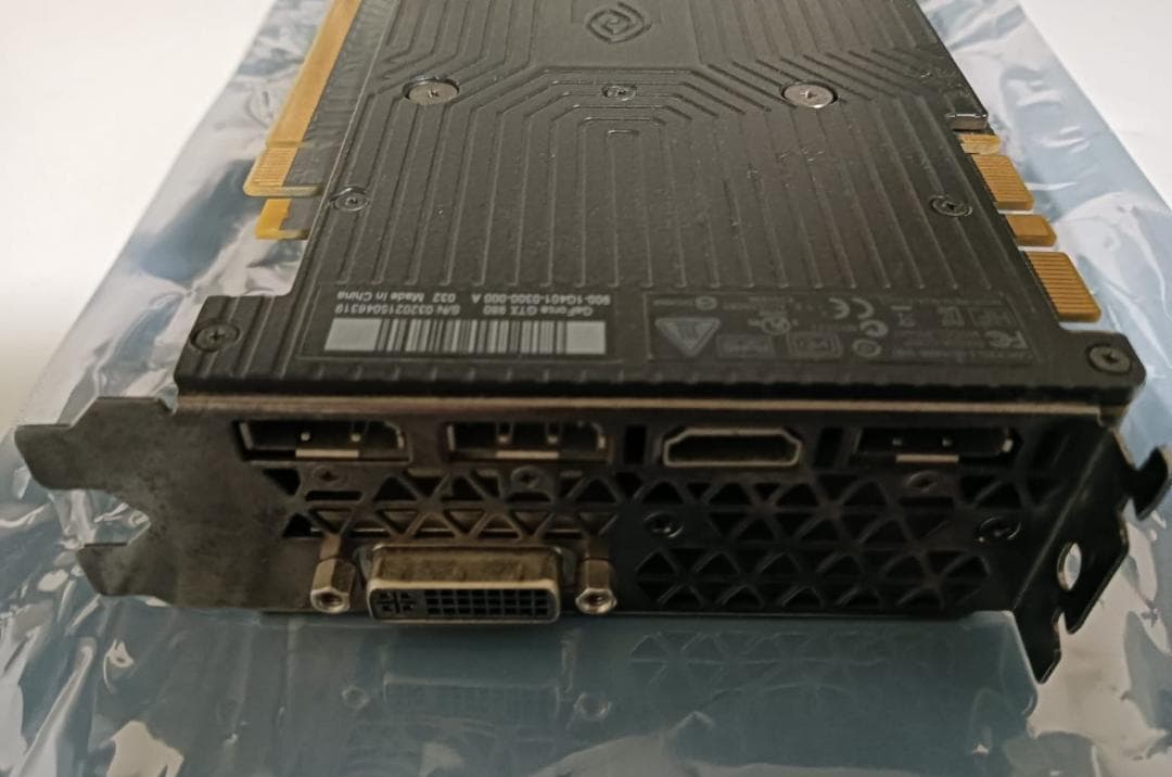 グラフィックボード・グラボ・ビデオカード NVIDIA GTX 980 Founders Edition/256bit