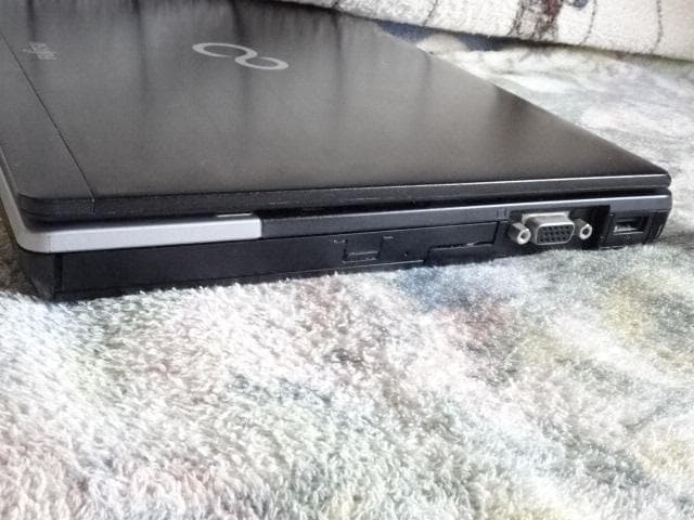 速い 富士通LIFEBOOK P772 12.1インチ　SSD240 win11