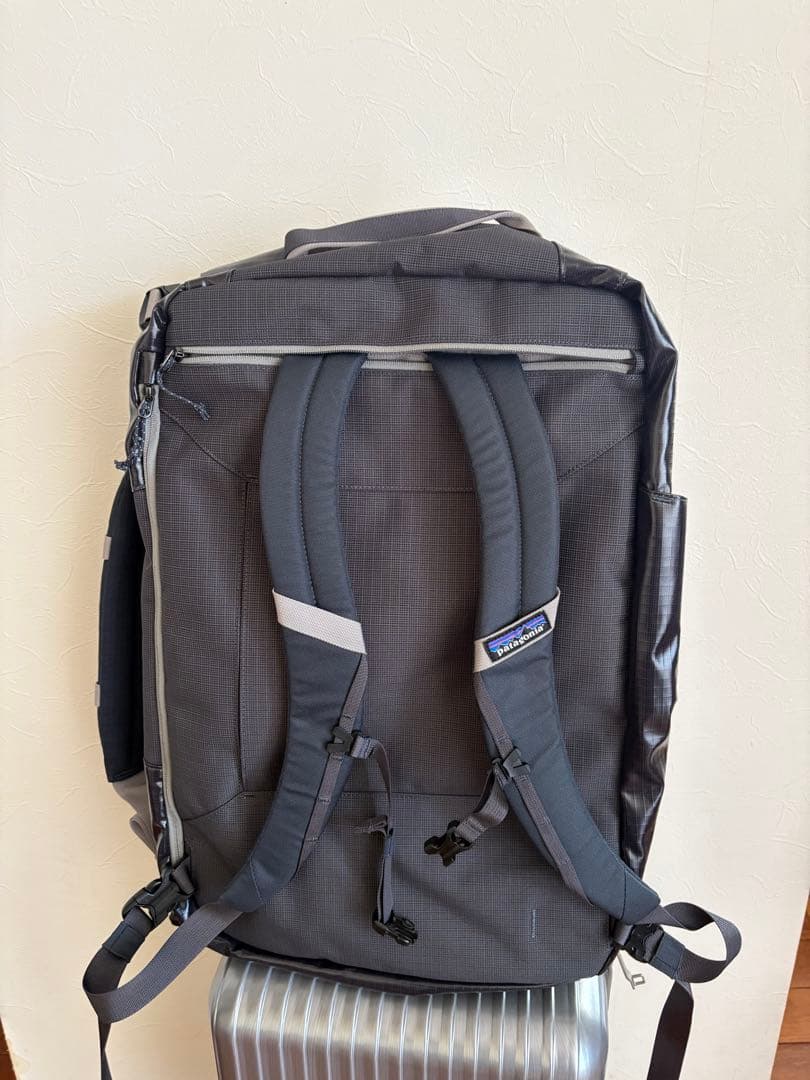 パタゴニアブラックホールMLC45L 色smolder blue