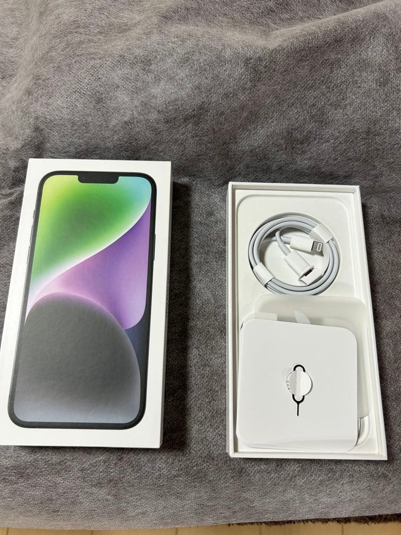 Apple iPhone 14 Plus プラス　本体　新品ケースとフィルム付