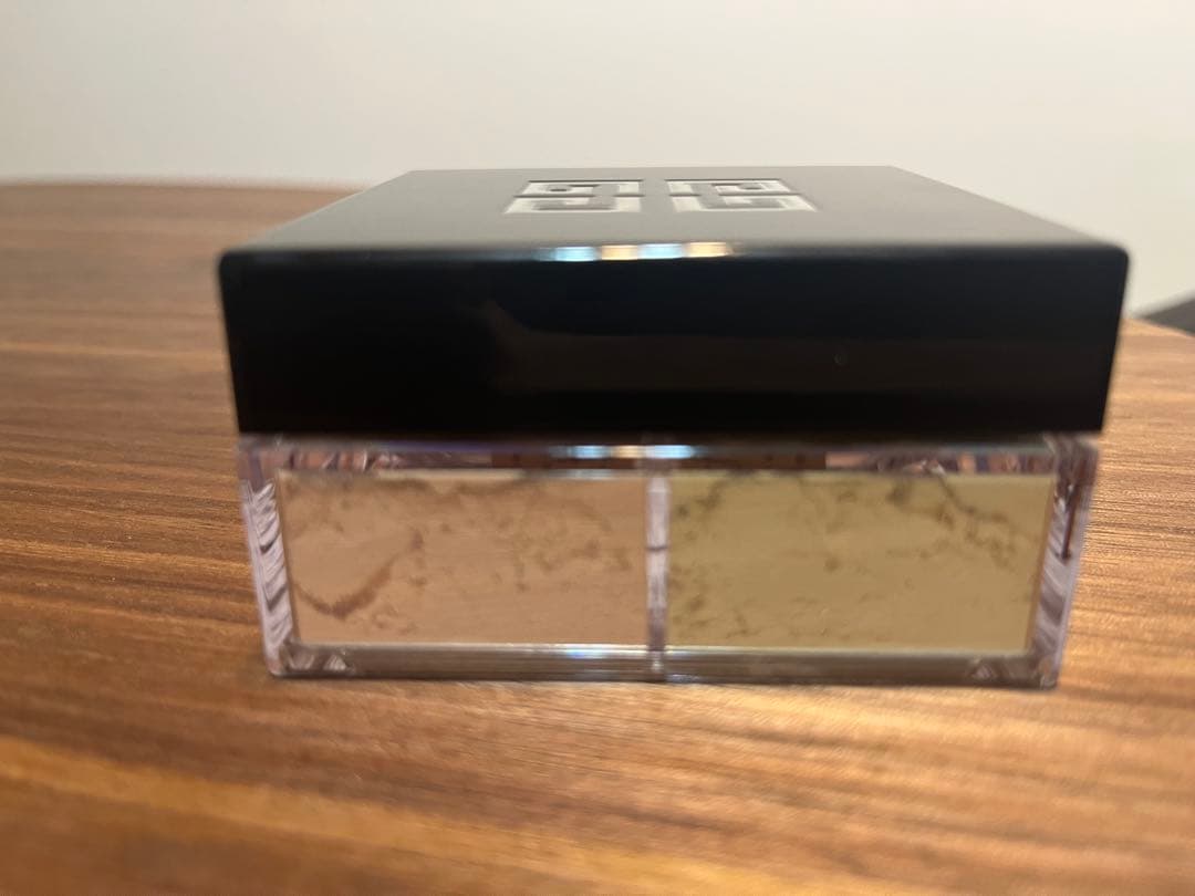 【新品】【日本未発売】GIVENCHY プリズムリーブル05