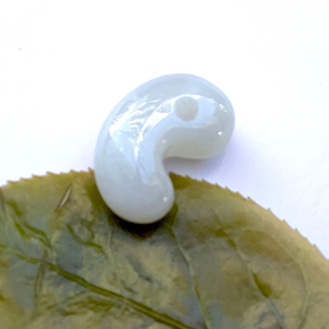 ✳一生物の勾玉‼️持つなら本物ジェダイト　糸魚川翡翠*吉祥開運縁起物‼️　機械鑑定付